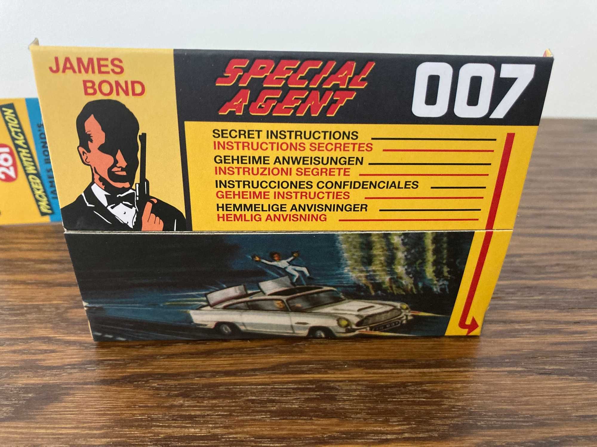 resorak zabawak corgi toys 261 James Bond 007 aston martin D.B.S