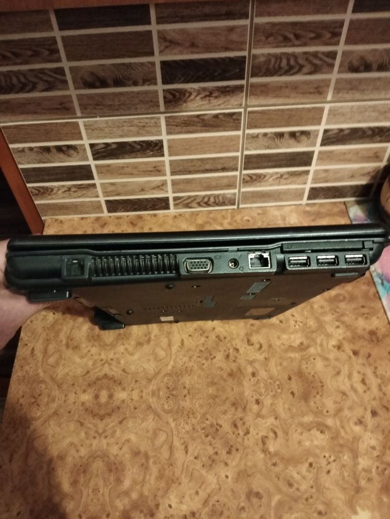 Ноутбук hp, робочий !