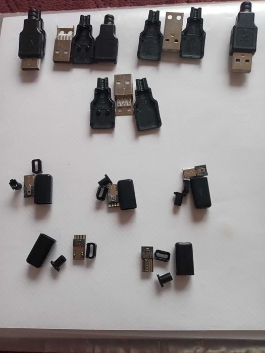 USB    mini  USB  для  зарядки