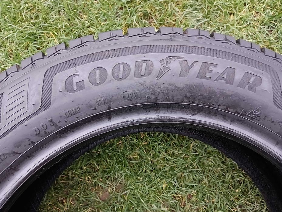 opona 215/60/17C Goodyear Vector 4 seasons Cargo 1 sztuka 8mm 2023