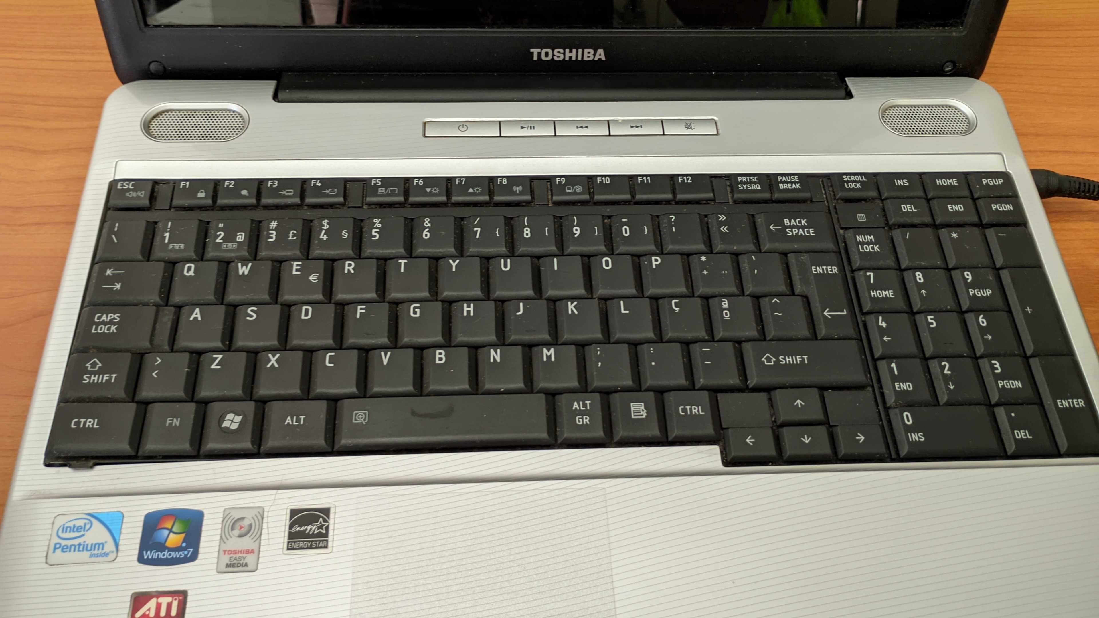 Toshiba L500 para Peças (Placa gráfica AVARIADA)