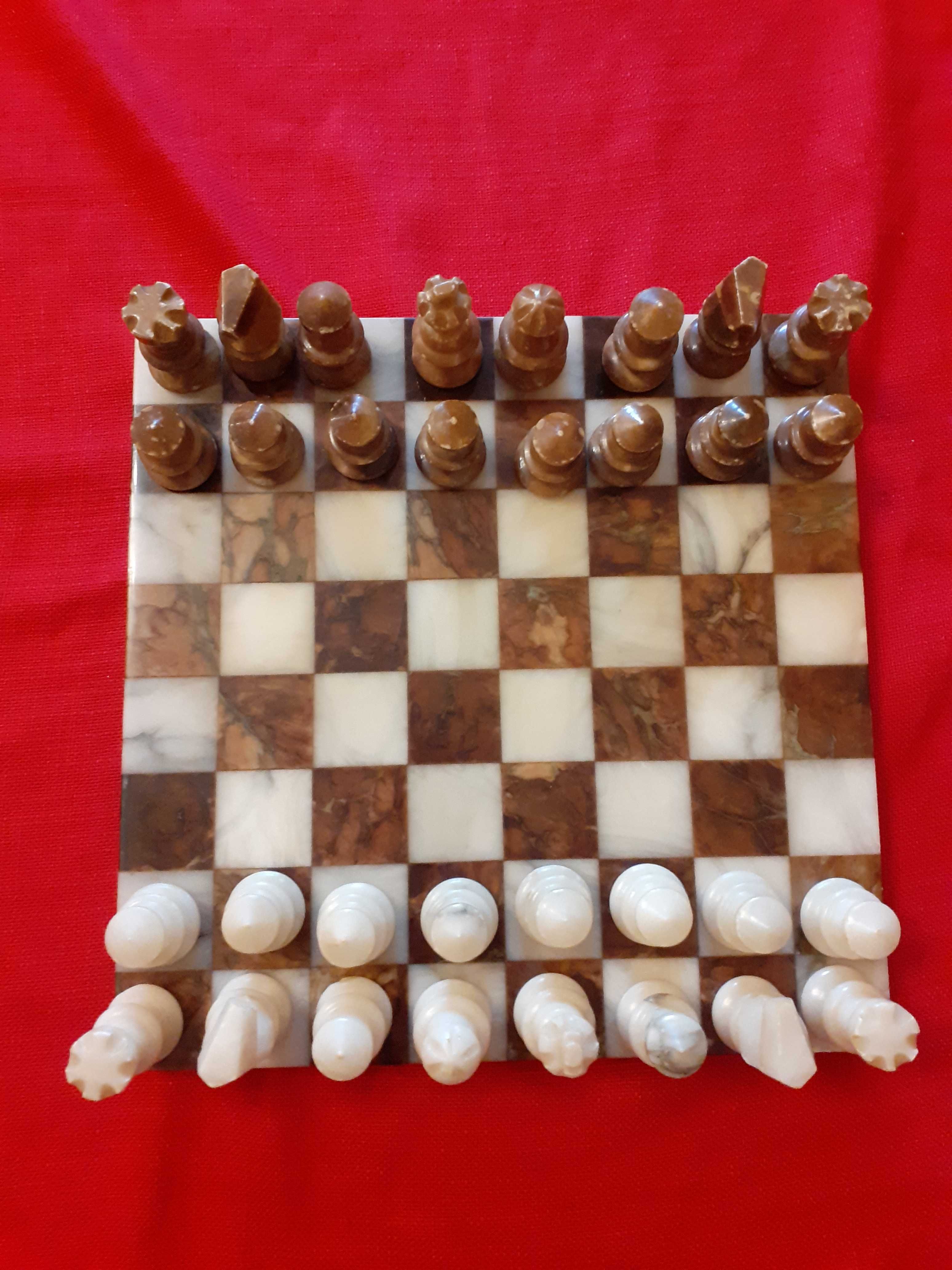 Szachy kamienne szachownica 32×32
