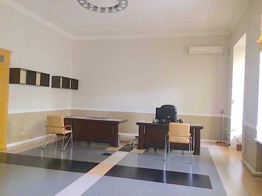 Офис в центре Одессы / Коблевская ,240 м , 6 кабинетов , кухня