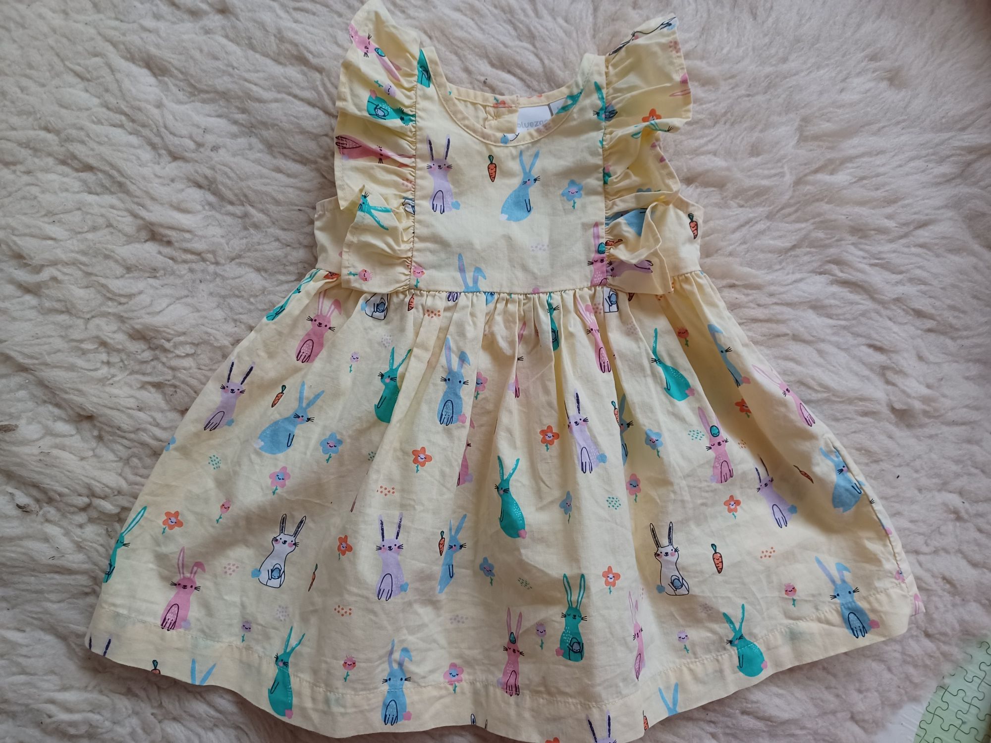 Piękna sukienka elegancka z falbankami r. 74 na święta Wielkanocne