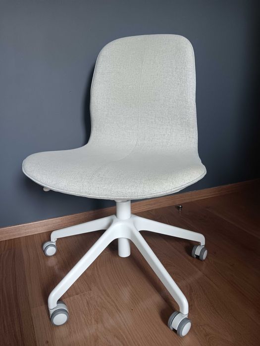 Krzesło obrotowe do biurka LANGFJALL Beżowe (IKEA)