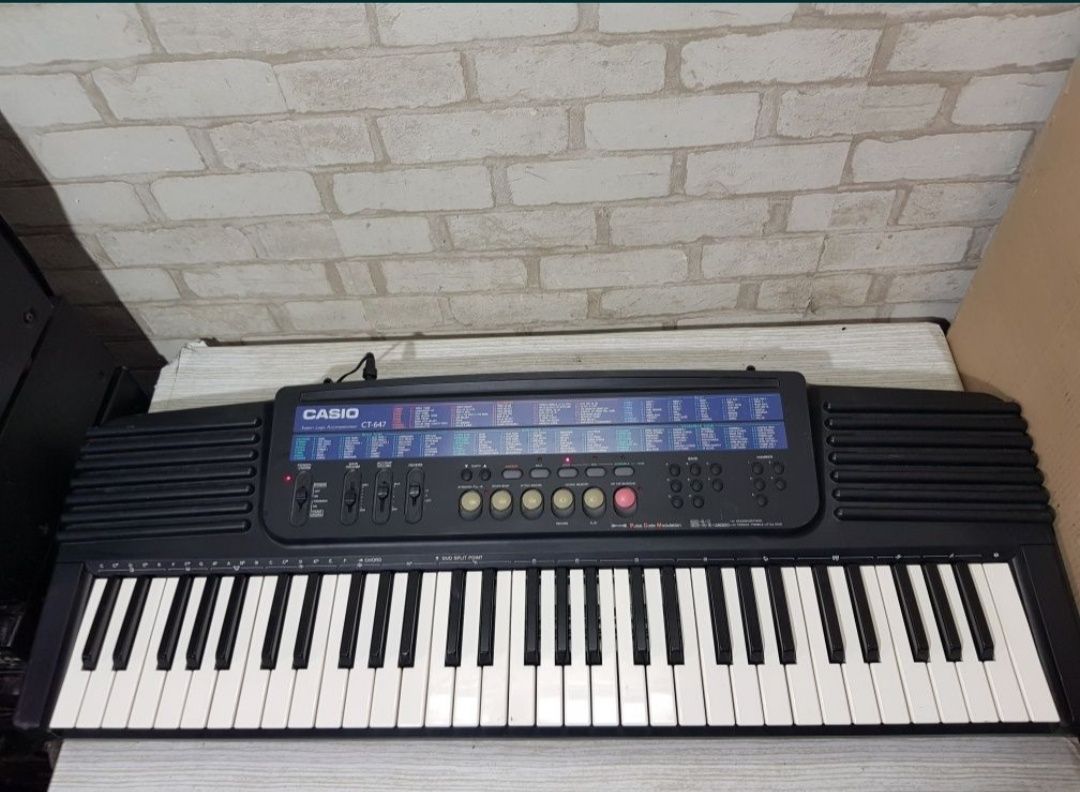 Синтезатор Casio CT-647/CTK 485 б/у з Німеччини