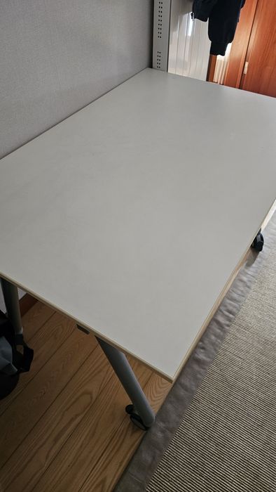 Mesa de escritório branca