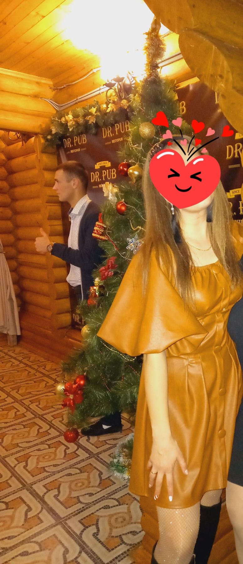 Сукня з екошкіри