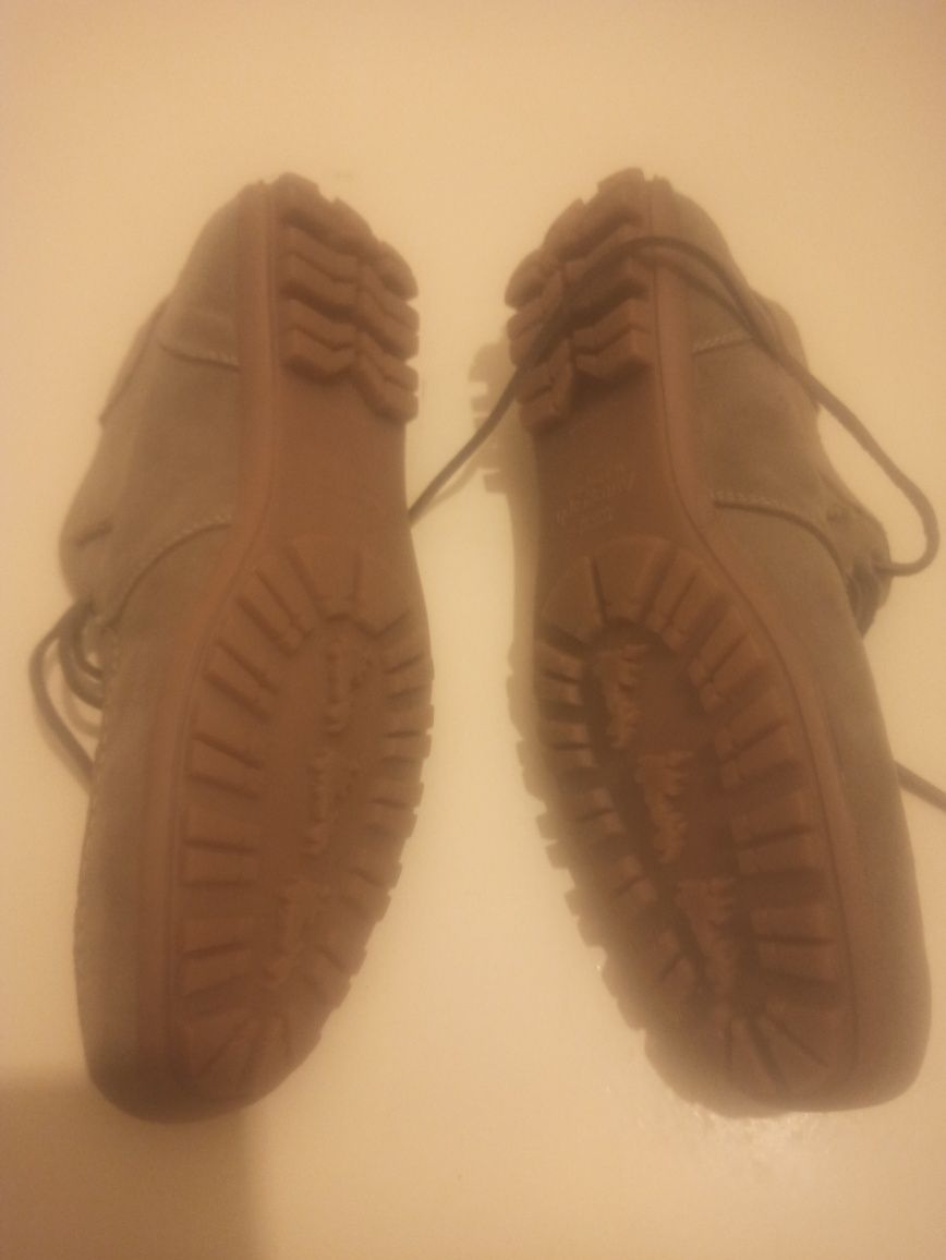 Buty beżowe jasne