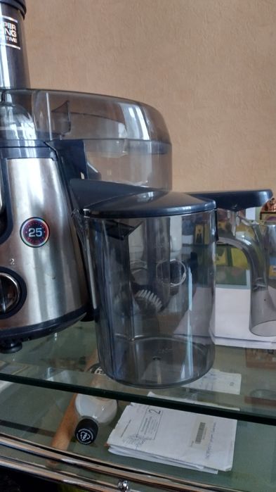 Соковыжималка Rebmond центробежная 700w