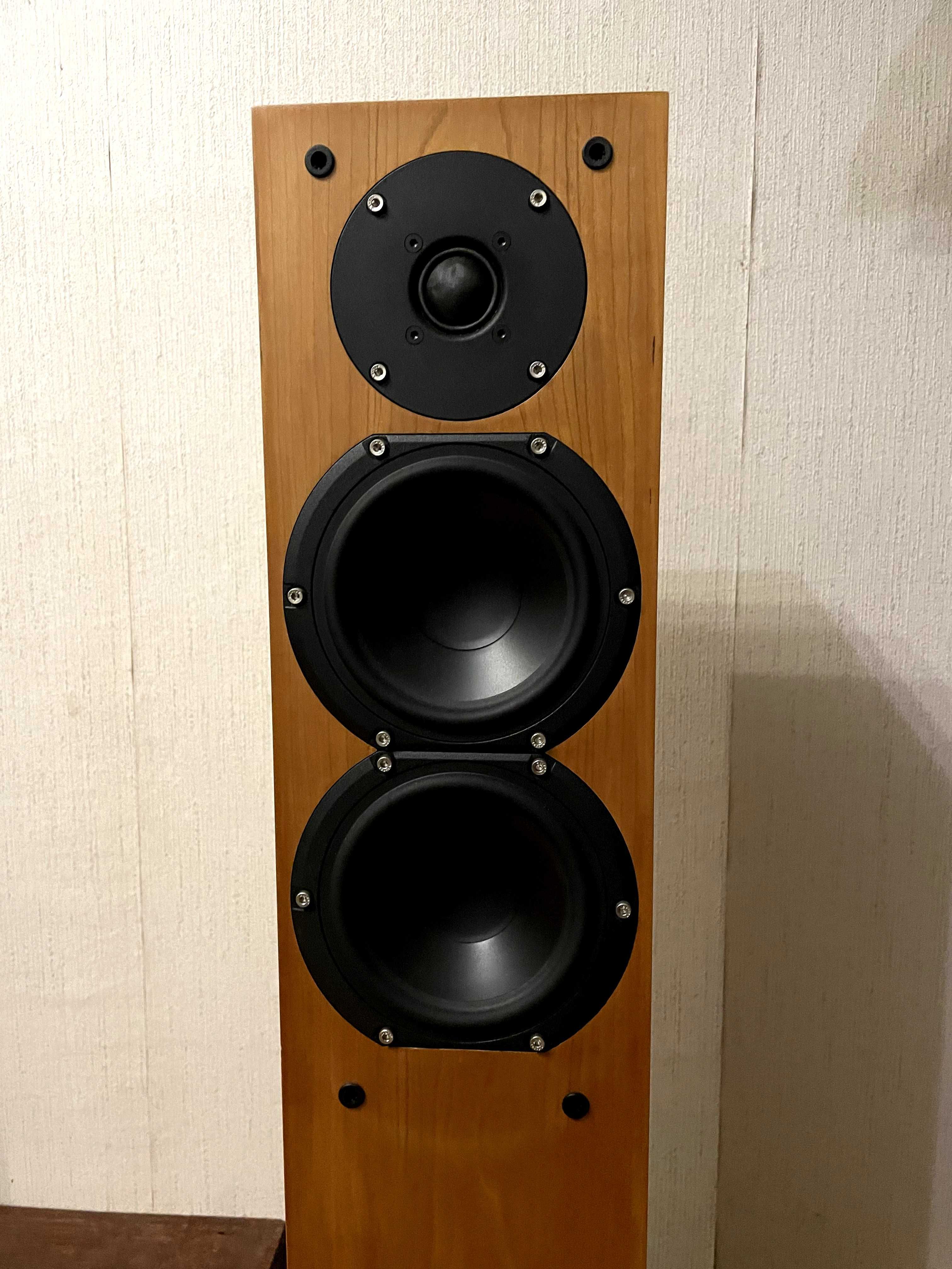 Продам напольную акустику Soniks Oumnia (Audiо Physic)
