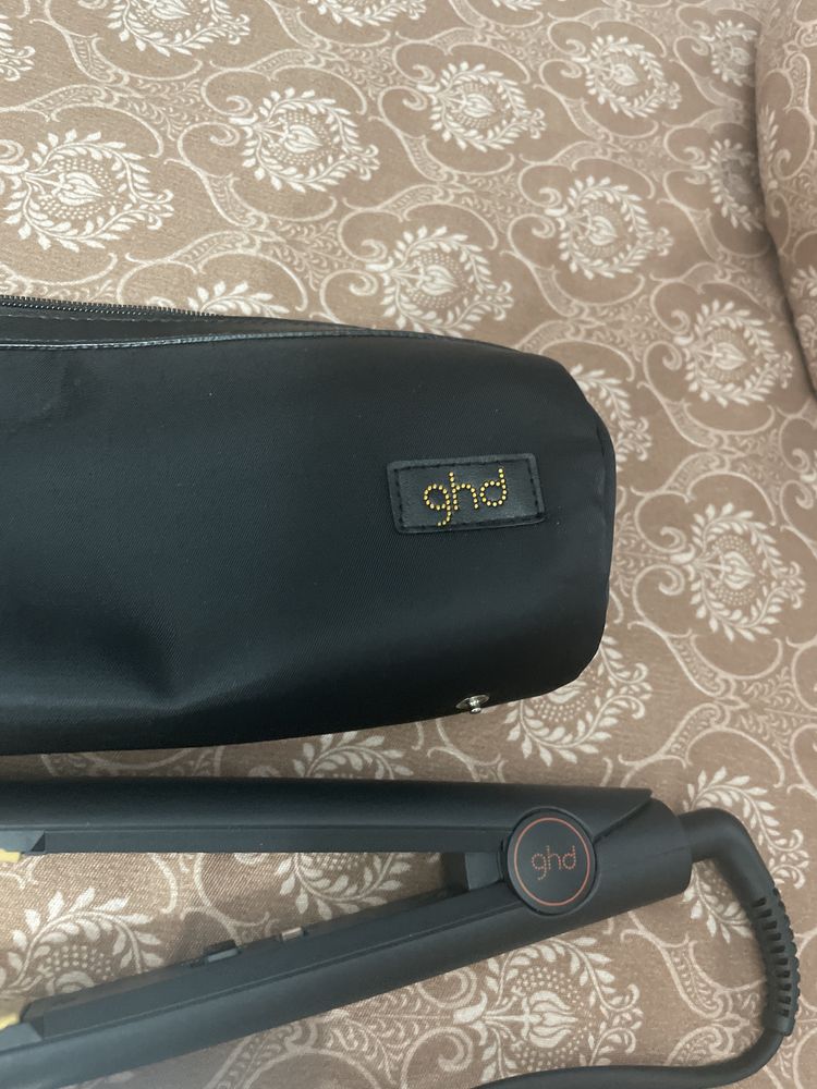 Выпоямитель для волос от ghd
