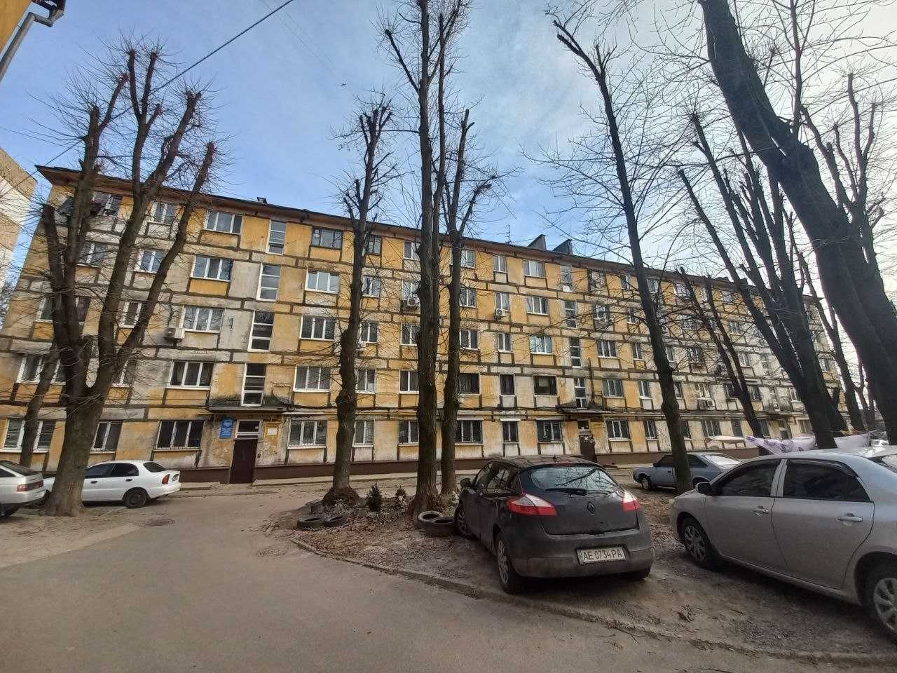 Продам однокімнатну квартиру з підвалом, Високовольтна/пр.Гагарина!