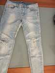 Calças de ganga 	Stradivarius nº 42	Bershka Denim nº 38