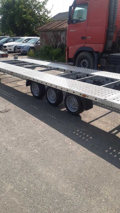 Лавета, лафет, лафета для перевезення легкових автомобілів.