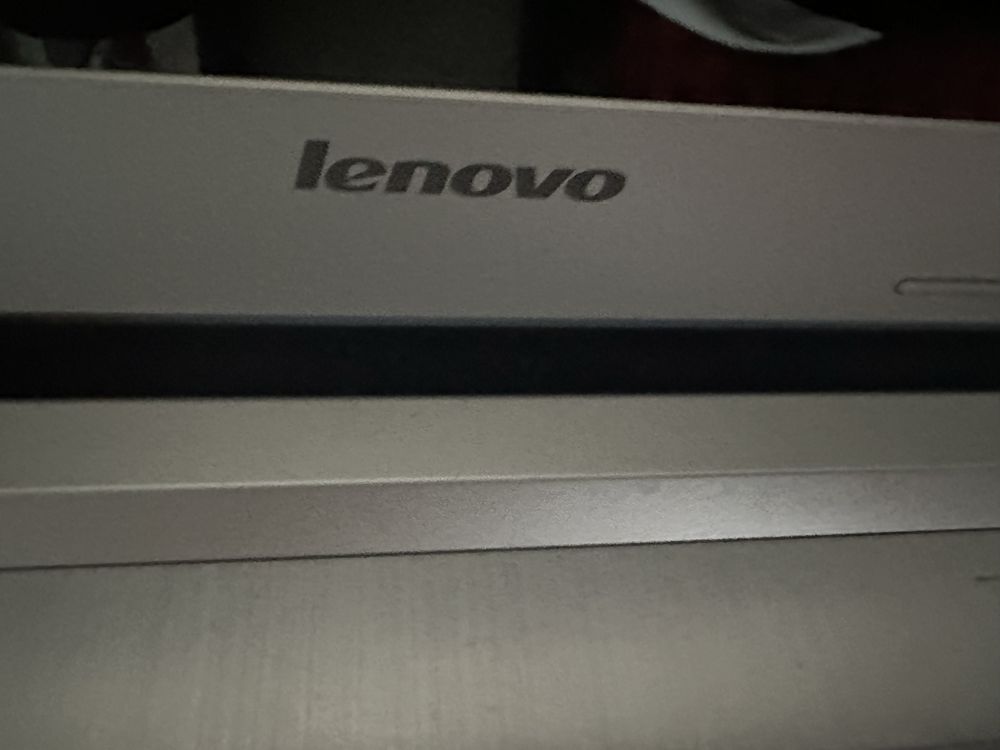 Laptop Lenovo …………..