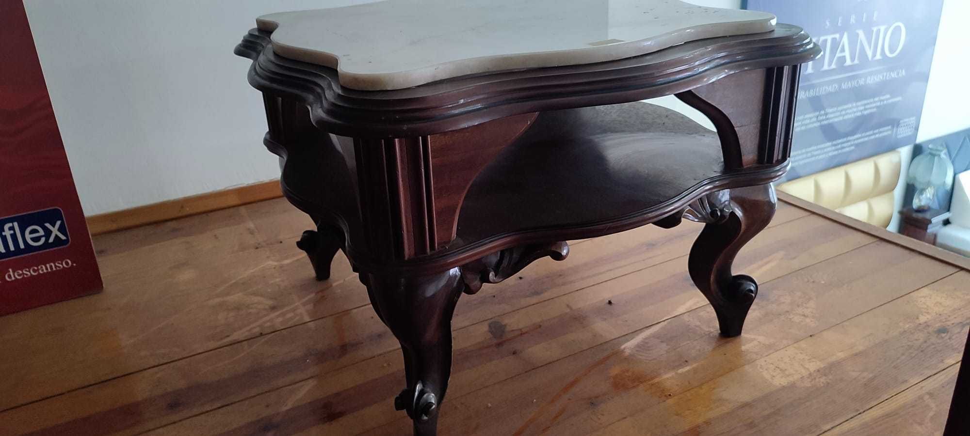Mesa de Centro, Carro de Chá e outras peças.