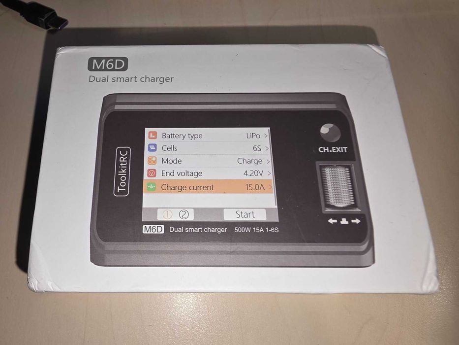 Комплект зарядний пристрій ToolkitRC M6D та блок живлення ADP200