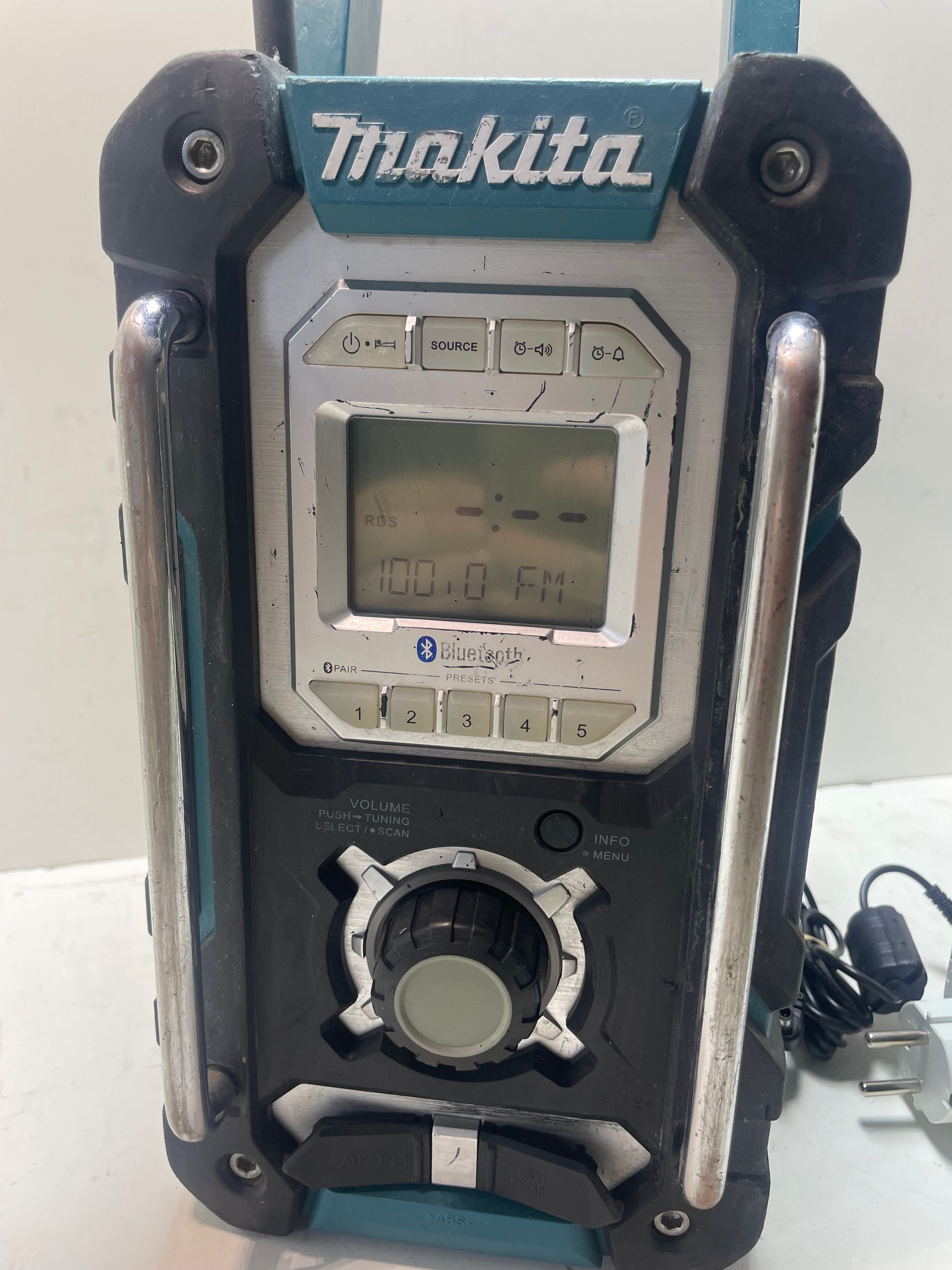 Makita DMR106/радіо Макіта 18в/220в