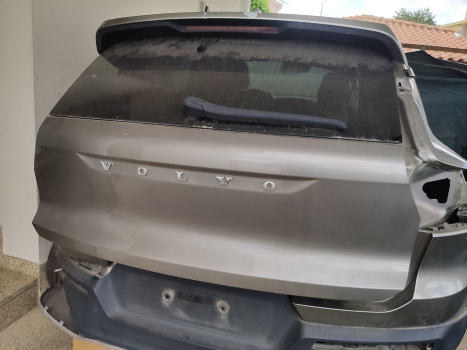 Tampa mala Volvo xc40
