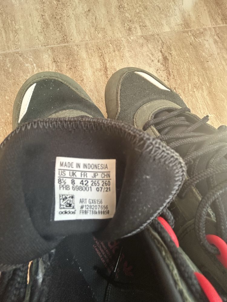 Sneakersy adidas ZX 700