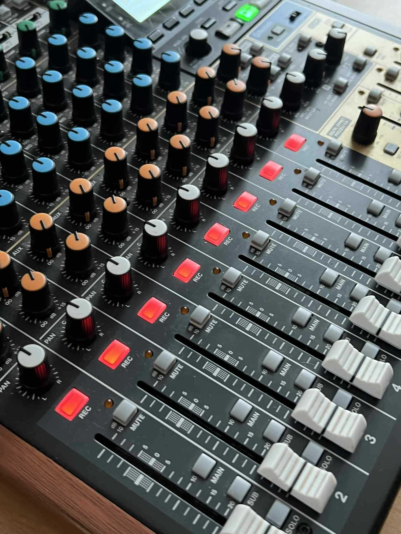 Tascam Model 12 używany mixer, rejestrator, interface USB - 10 kanałów