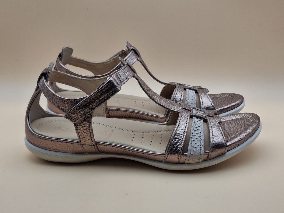 Сандалі ECCO Flash T- Strap Нові 39р.