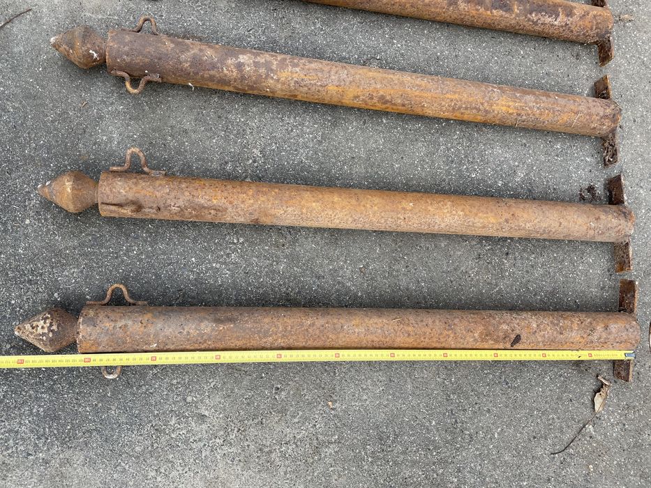 Стовпи, стовпчики для огорожі, забору