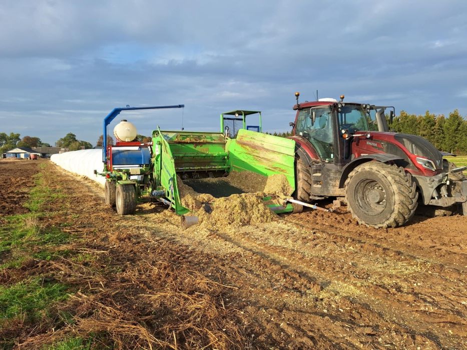 Śrutowanie gniecenie mielenie pakowanie zakiszanie w rękawy foliowe.