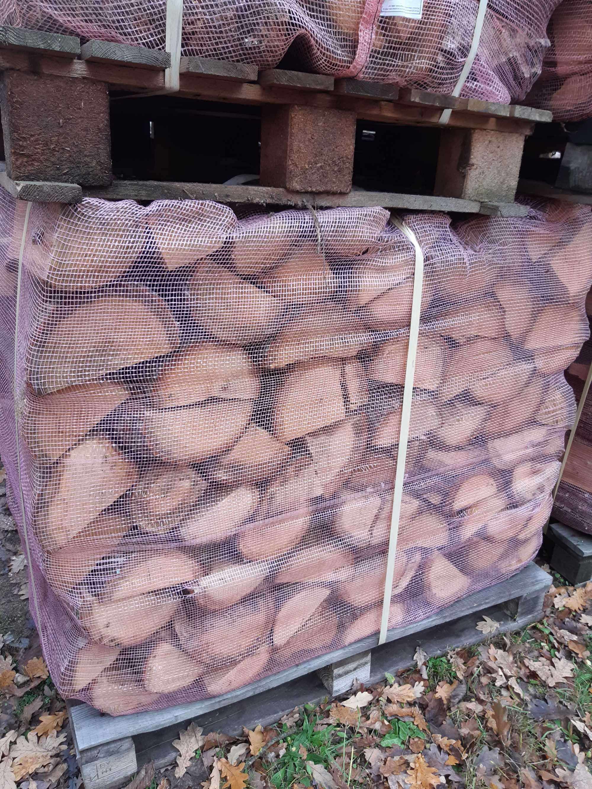 Drewno kominkowe dąb pakowane worki siatkowe transport HDS