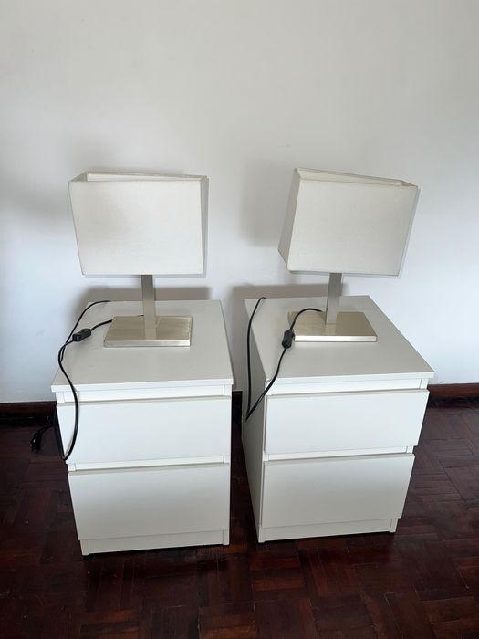 Dois candeeiros de mesa