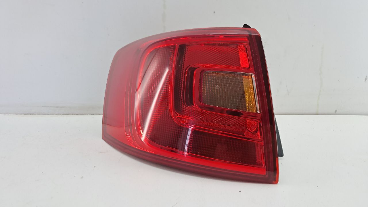Фонарь задний левый стоп Volkswagen Jetta 2011 5C6945095E