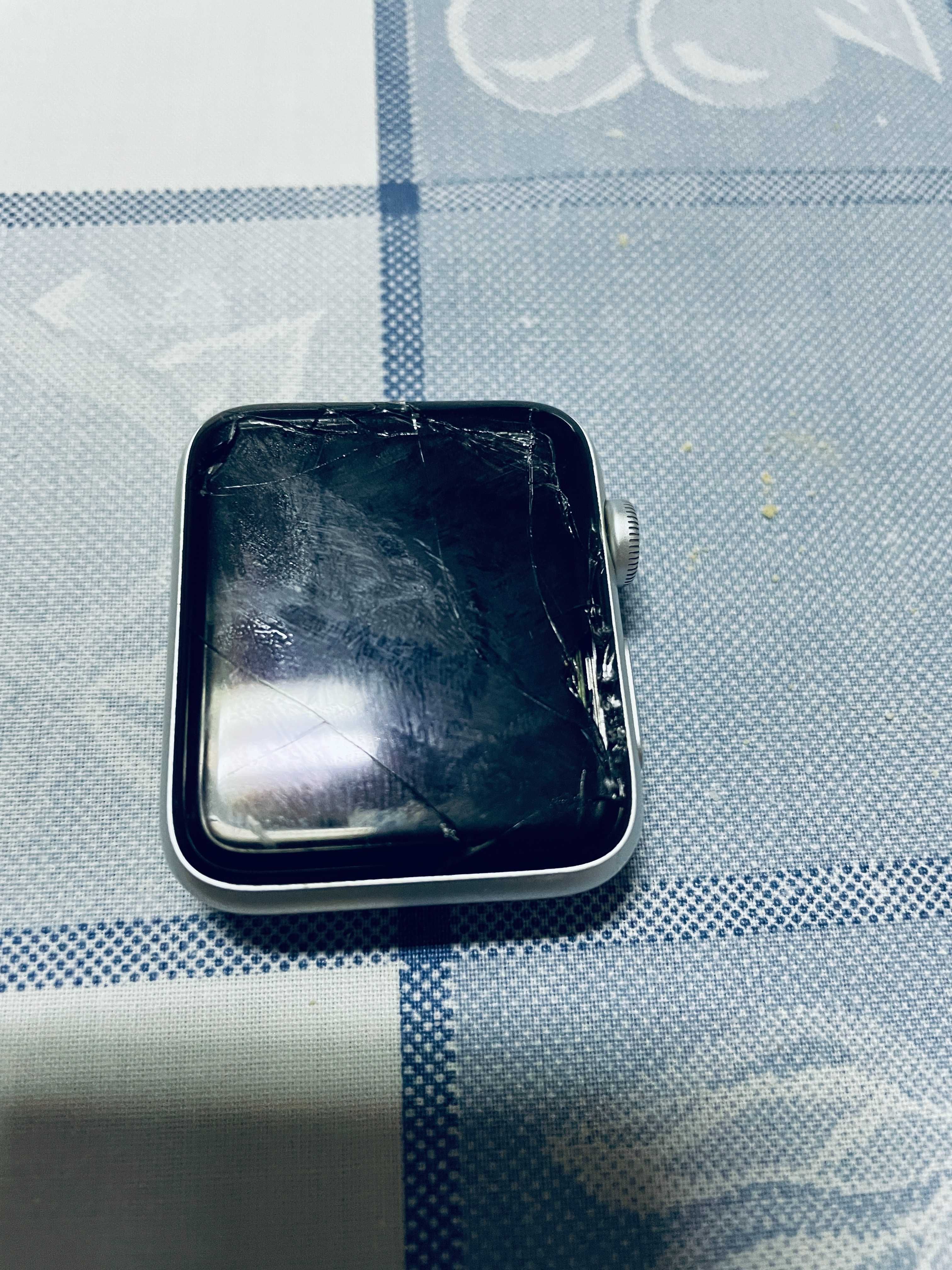 SmartWatch Apple série 3 42mm com vidro partido