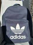 Granatowy plecak adidas