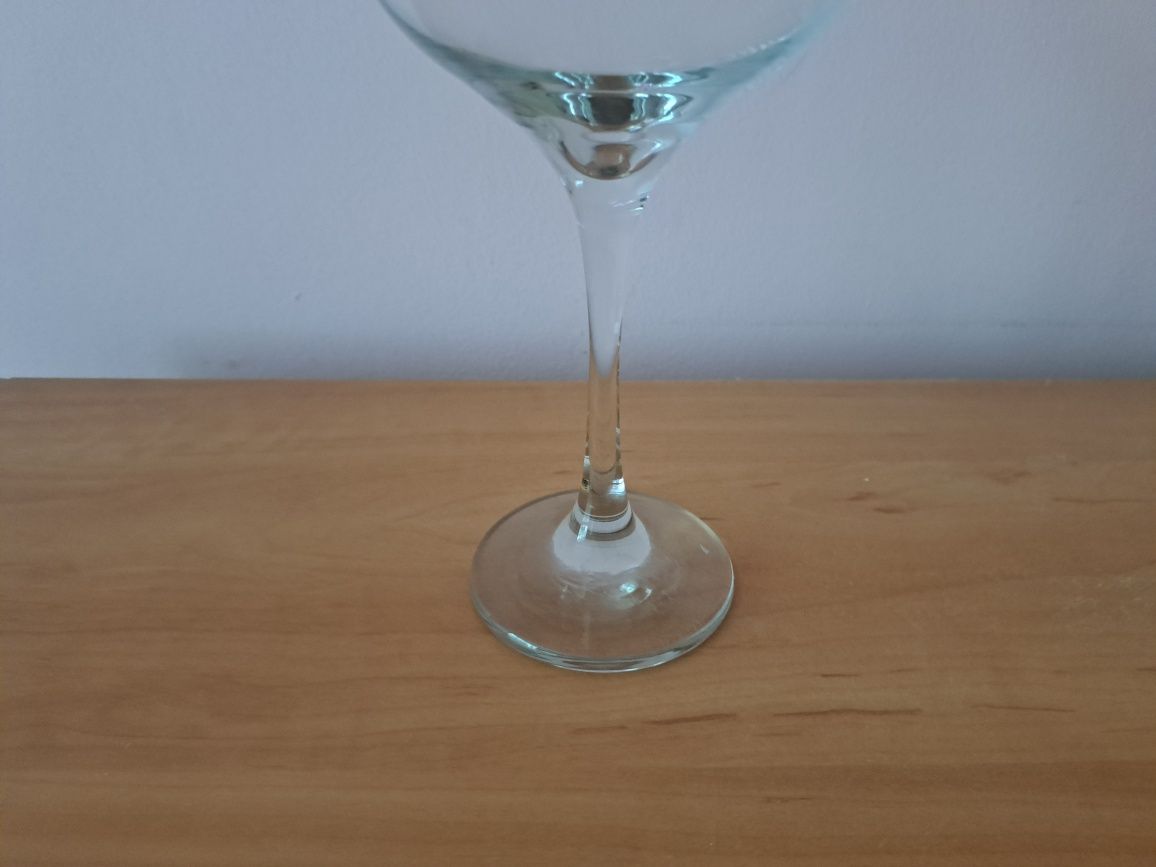 Duży kieliszek pink gin 1sztuka