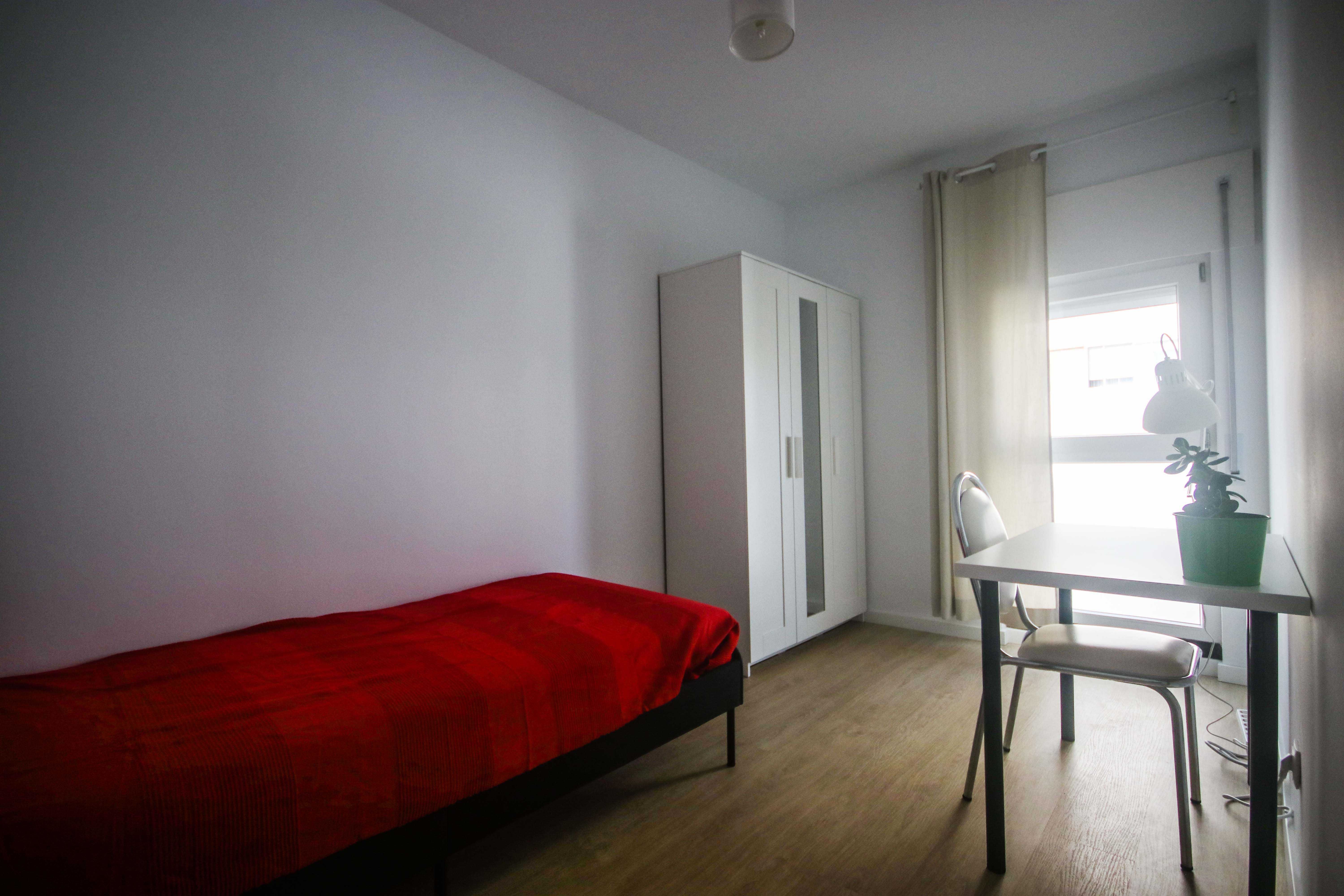 Arrendo quartos individuais Lisboa, metro Carnide Colombo 450 recibo