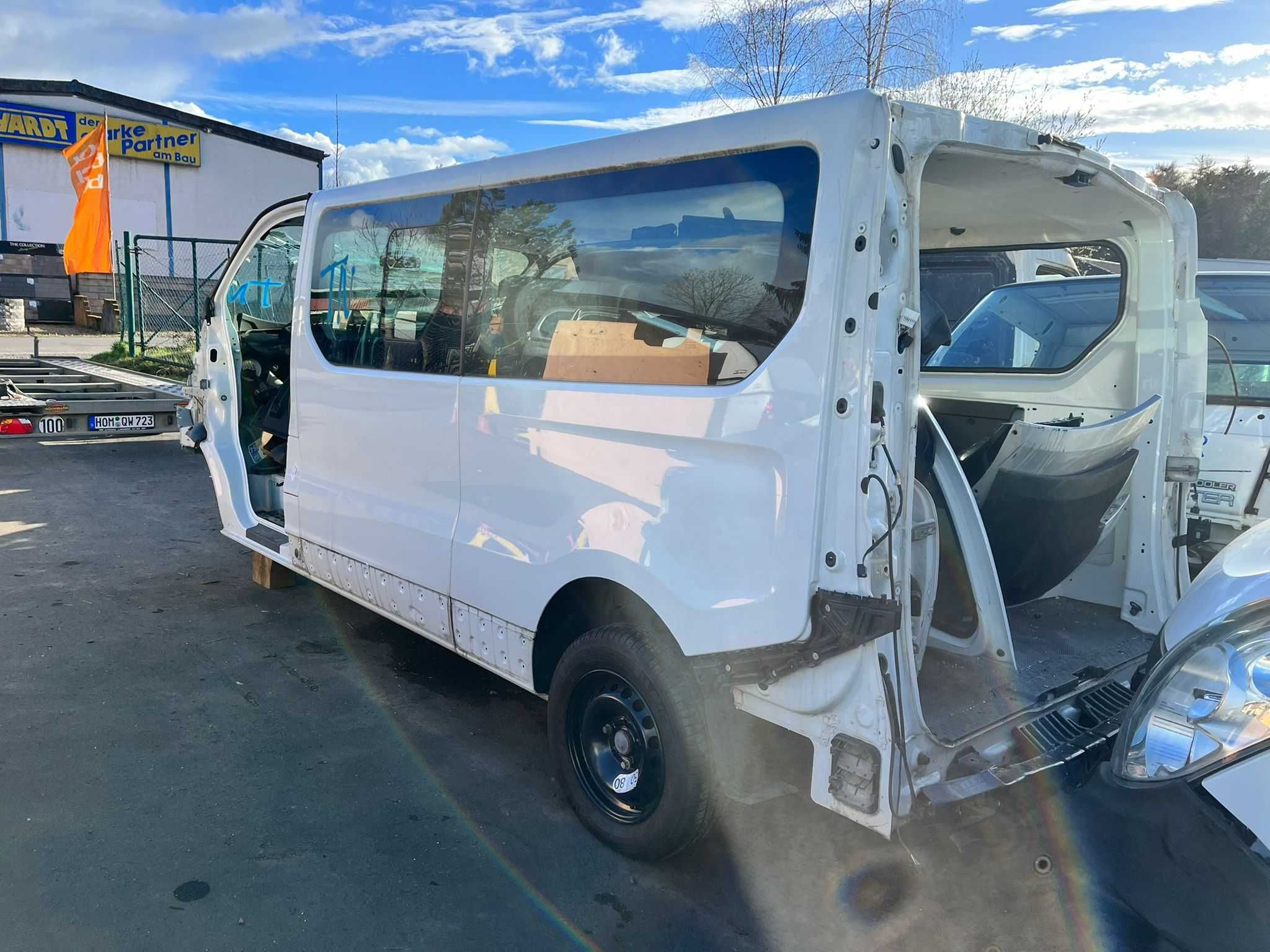 Renault trafic iii LONG vivaro osobowy  ćwiartka buda karoseria CZĘŚCI