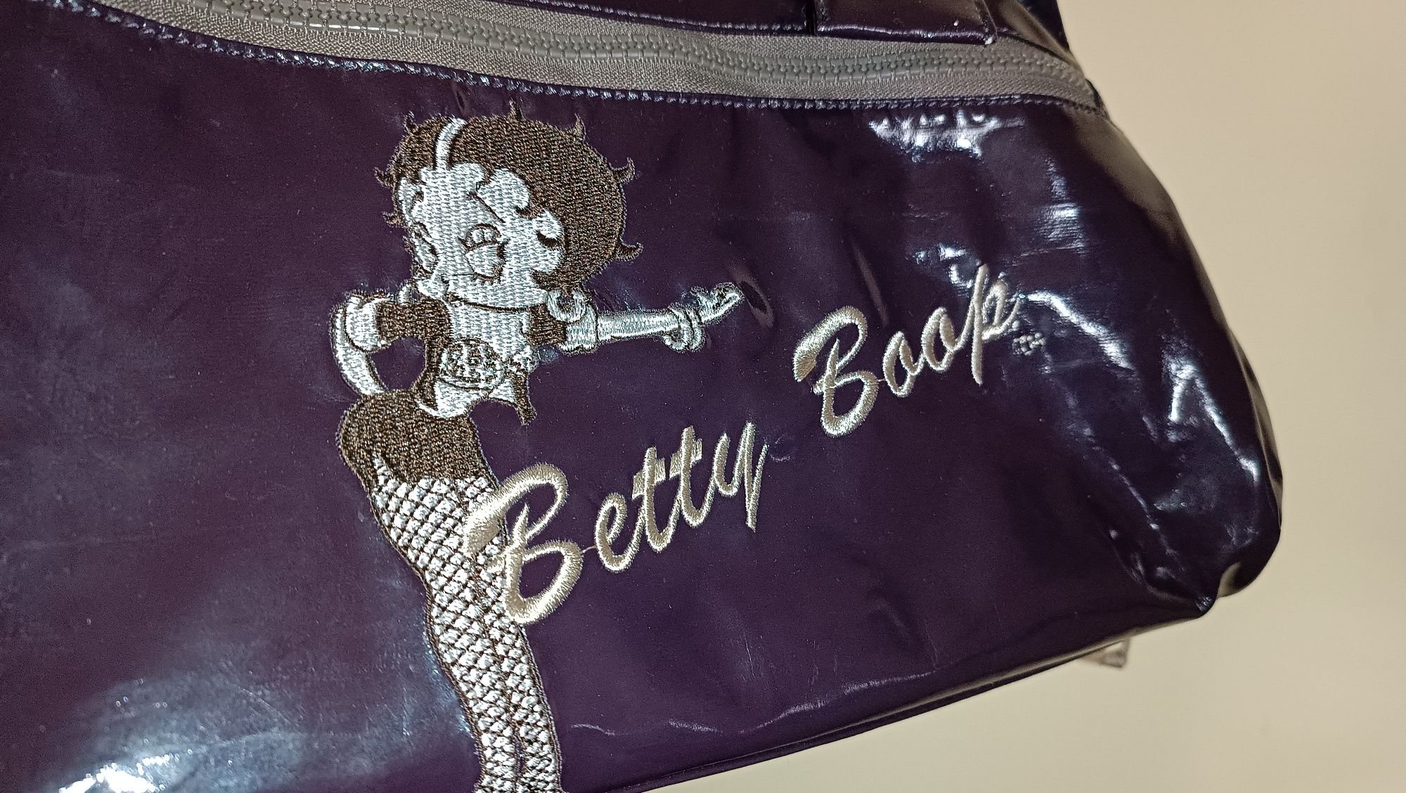 Antiga carteira original de mulher da Betty Boop