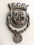 Antigo brasão de Lisboa em bronze