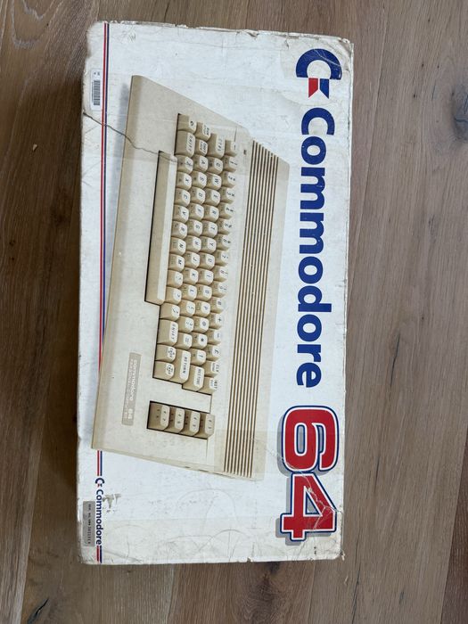 Commodore 64C komplet w pudełku – sprawny, stan dobry