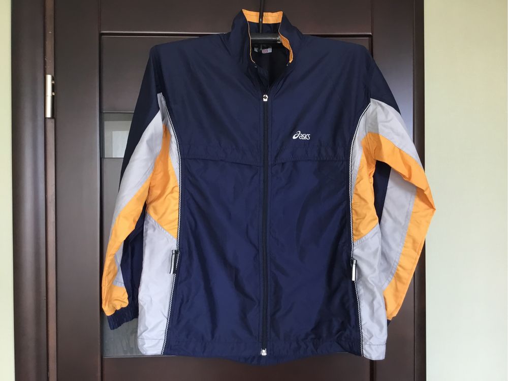 Ветровка Asics спортивная .