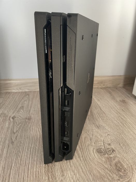 Konsola Ps4 Pro z padem | 1Tb