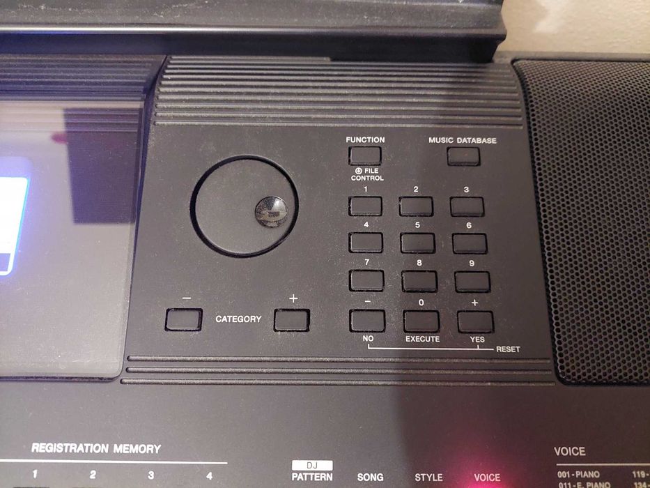 Teclado Yamaha PSR-E453