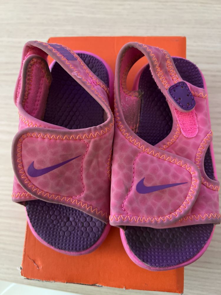 Sandałki Nike dla dziecka rozmiar 23