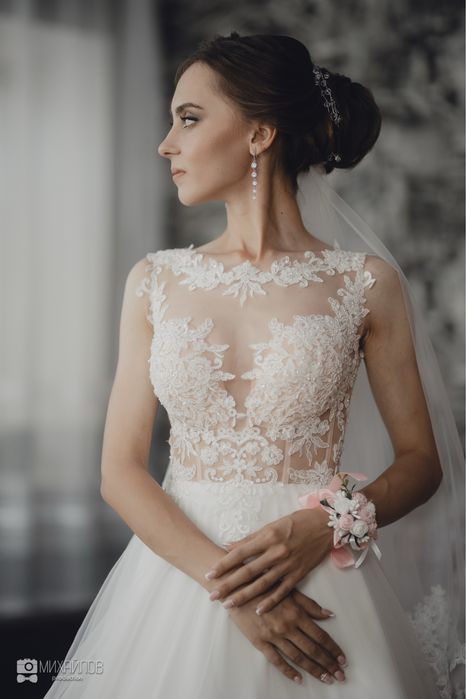 Весільна сукня довга