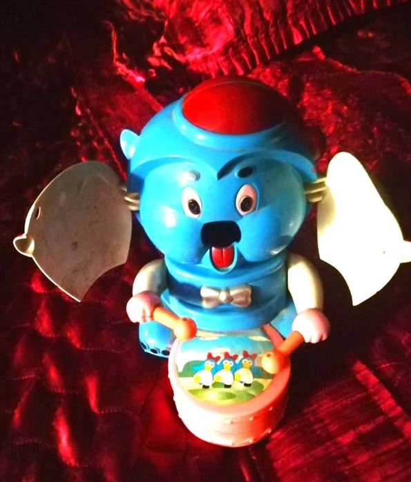 Игрушка слон с барабаном