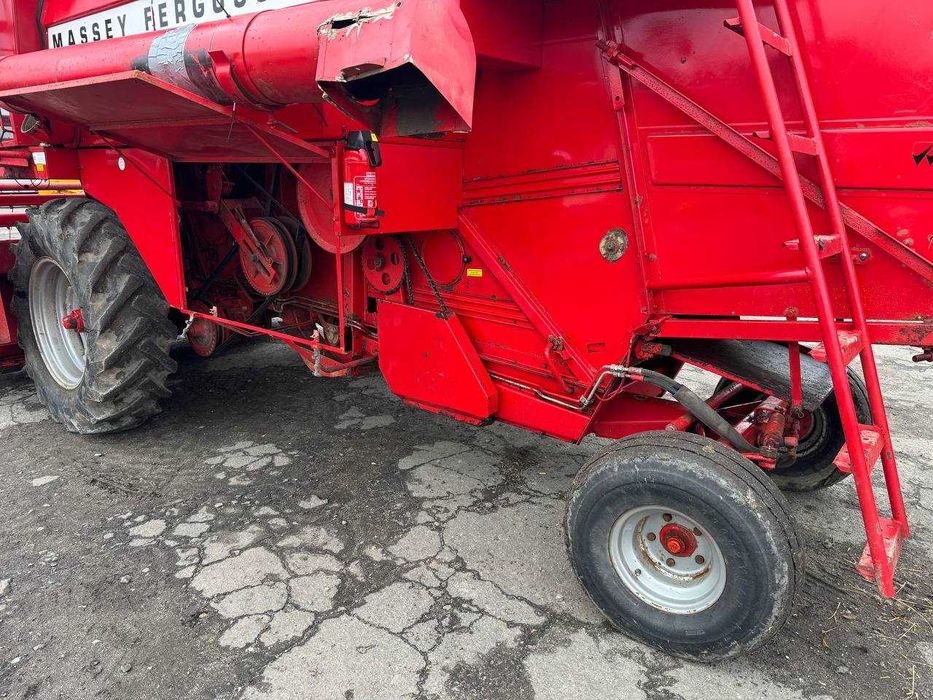 Свіжопривезений комбайн massey ferguson 240 claas,john deere Норвегія