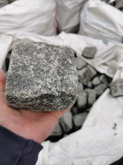 Kostka Granitowa otaczana Czarna Gabro