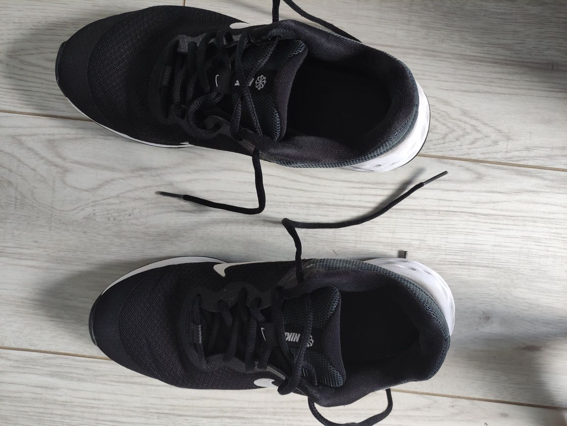 Buty NIKE r. 38 , wkładka 24 cm adidasy
