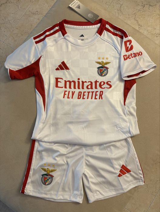 Equipamento principal e alternativo do Benfica para crianca 25-26
